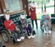 신체활동 - 성게볼 운동과 탱탱볼 던지고 받기